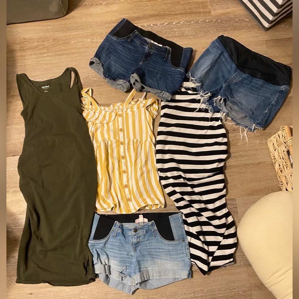 7 piece maternity bundle. Size Sm and shorts size 28/4 and 6. Various brands